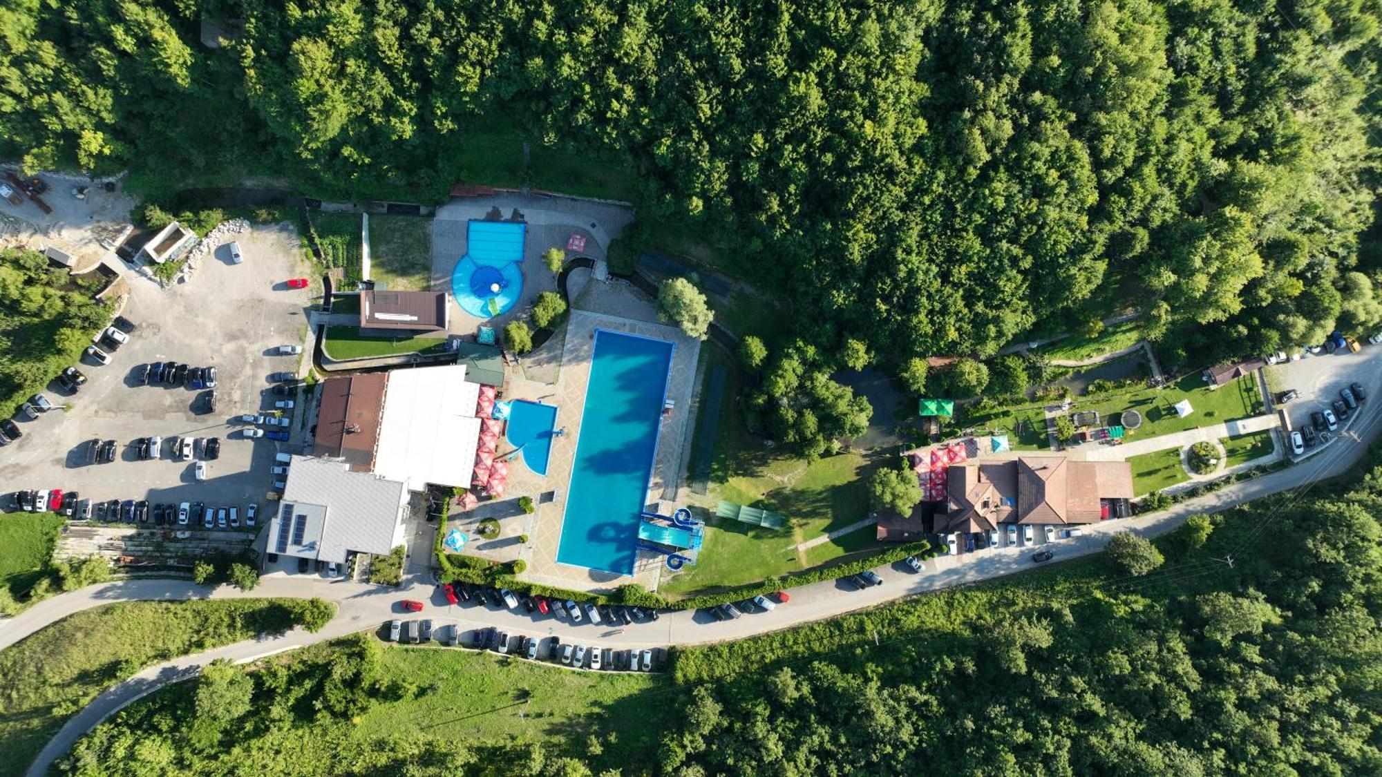 Motel "Kula" Cazin Bagian luar foto