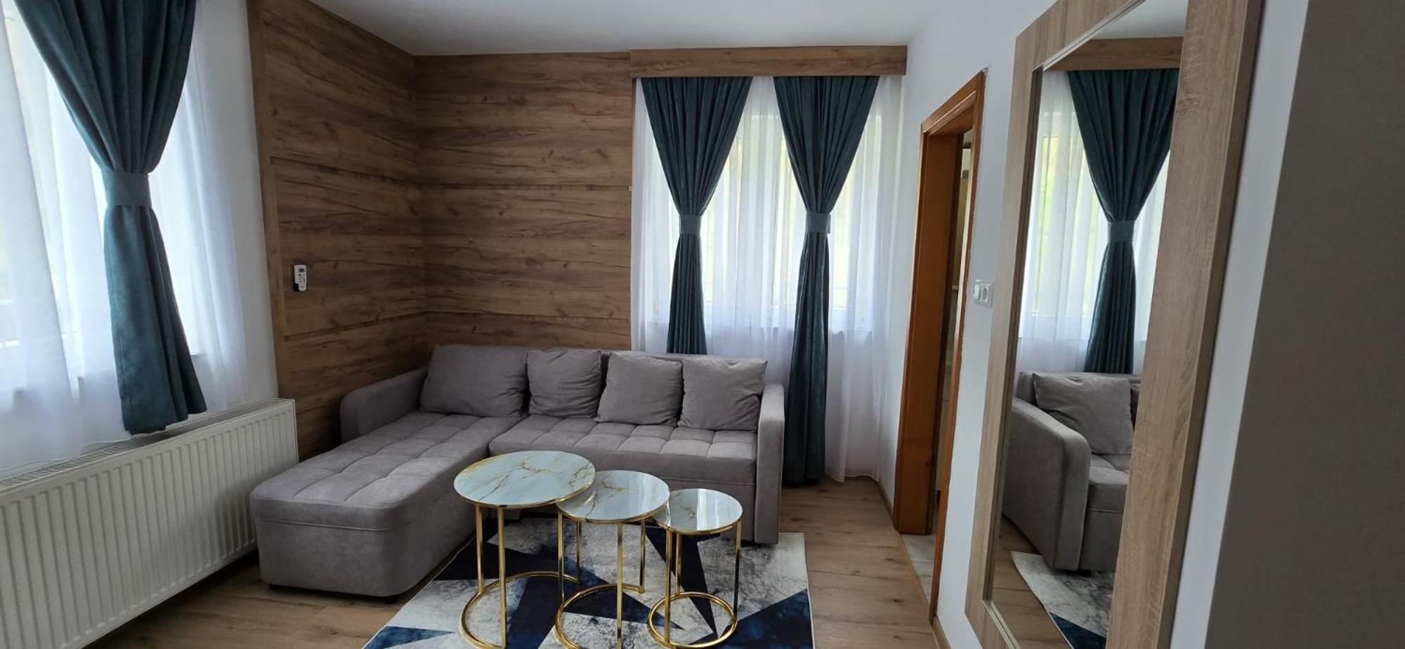 Motel "Kula" Cazin Bagian luar foto