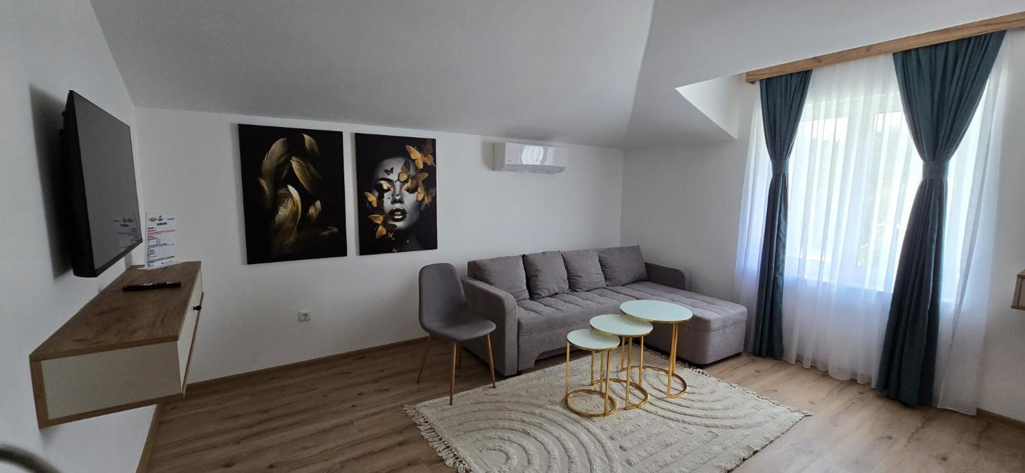 Motel "Kula" Cazin Bagian luar foto