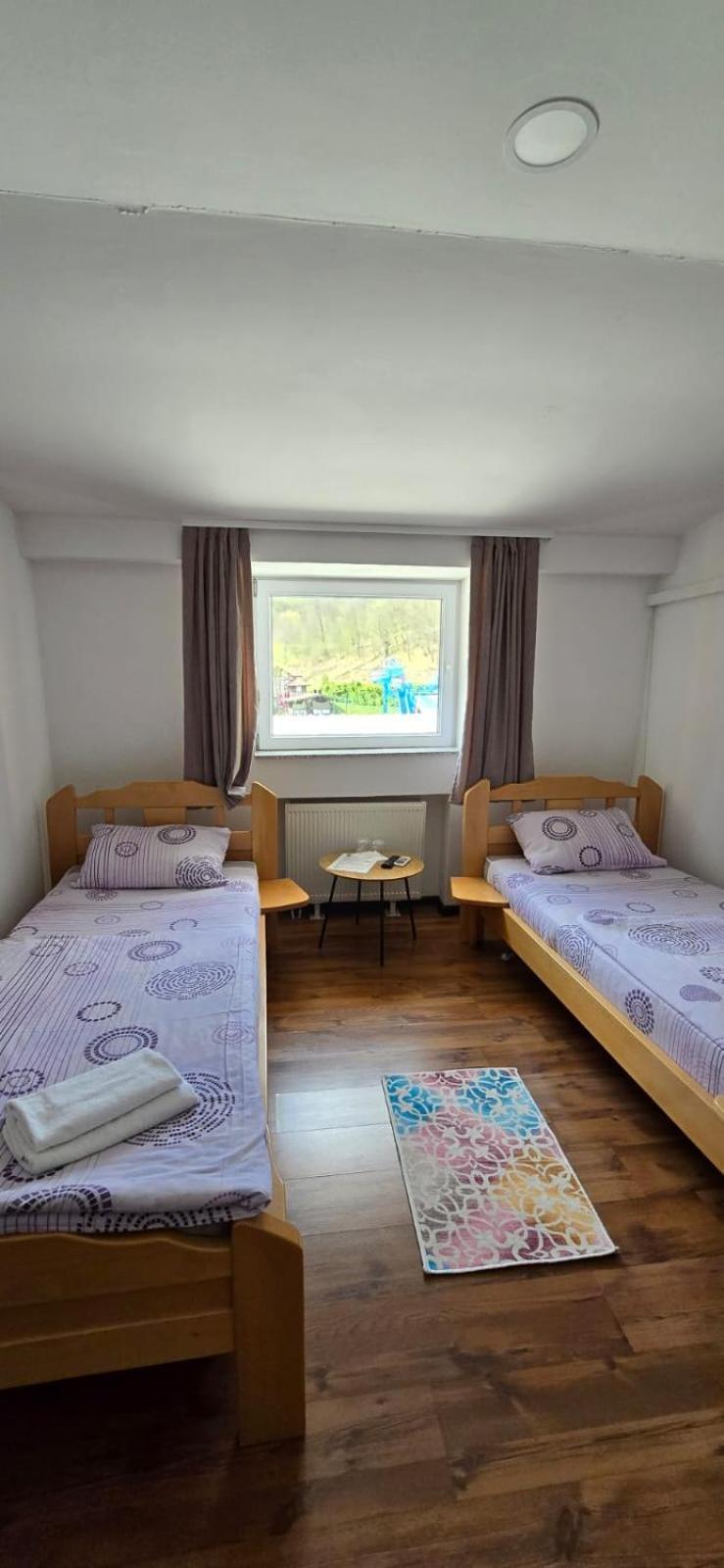 Motel "Kula" Cazin Bagian luar foto