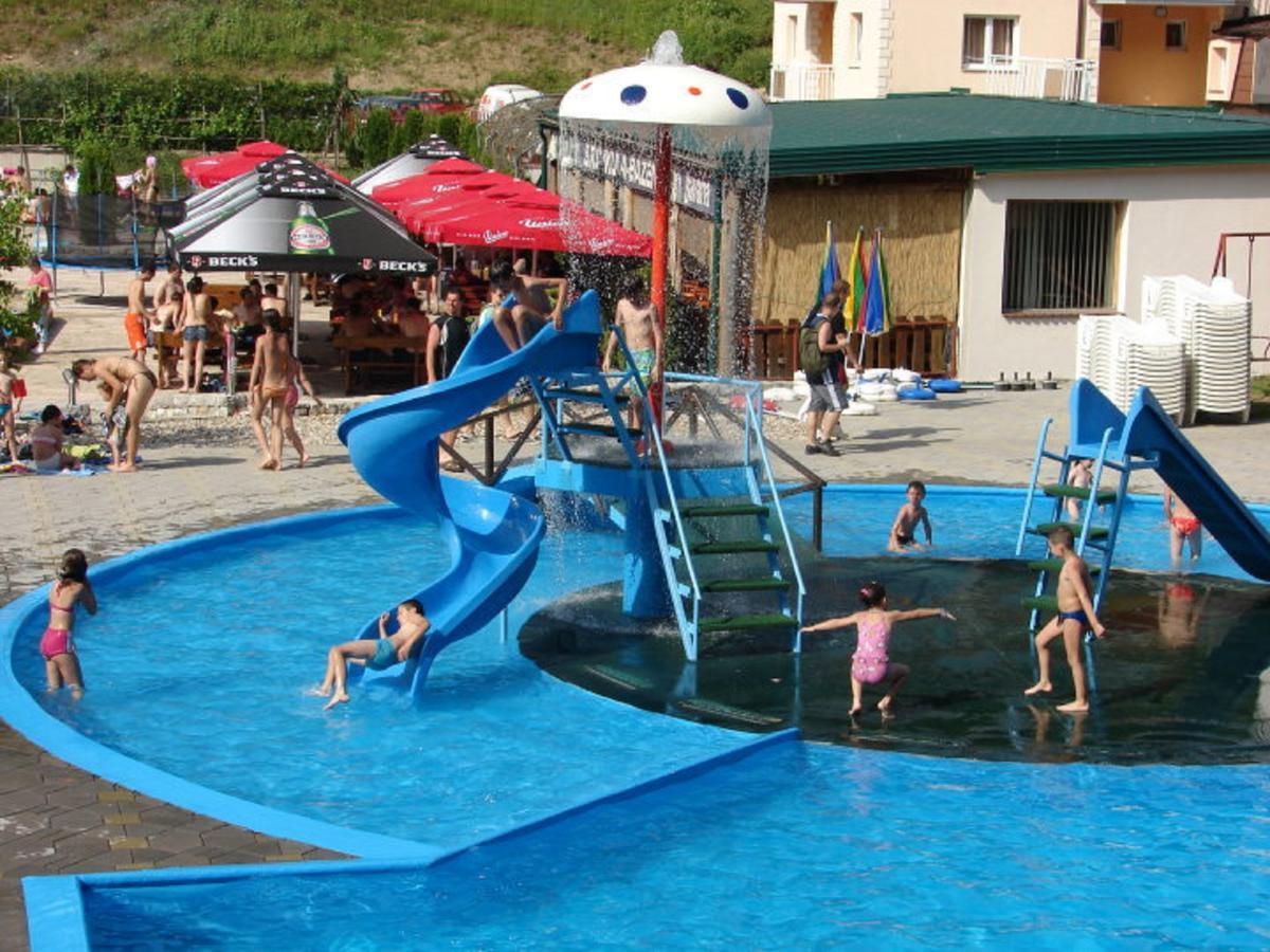 Motel "Kula" Cazin Bagian luar foto