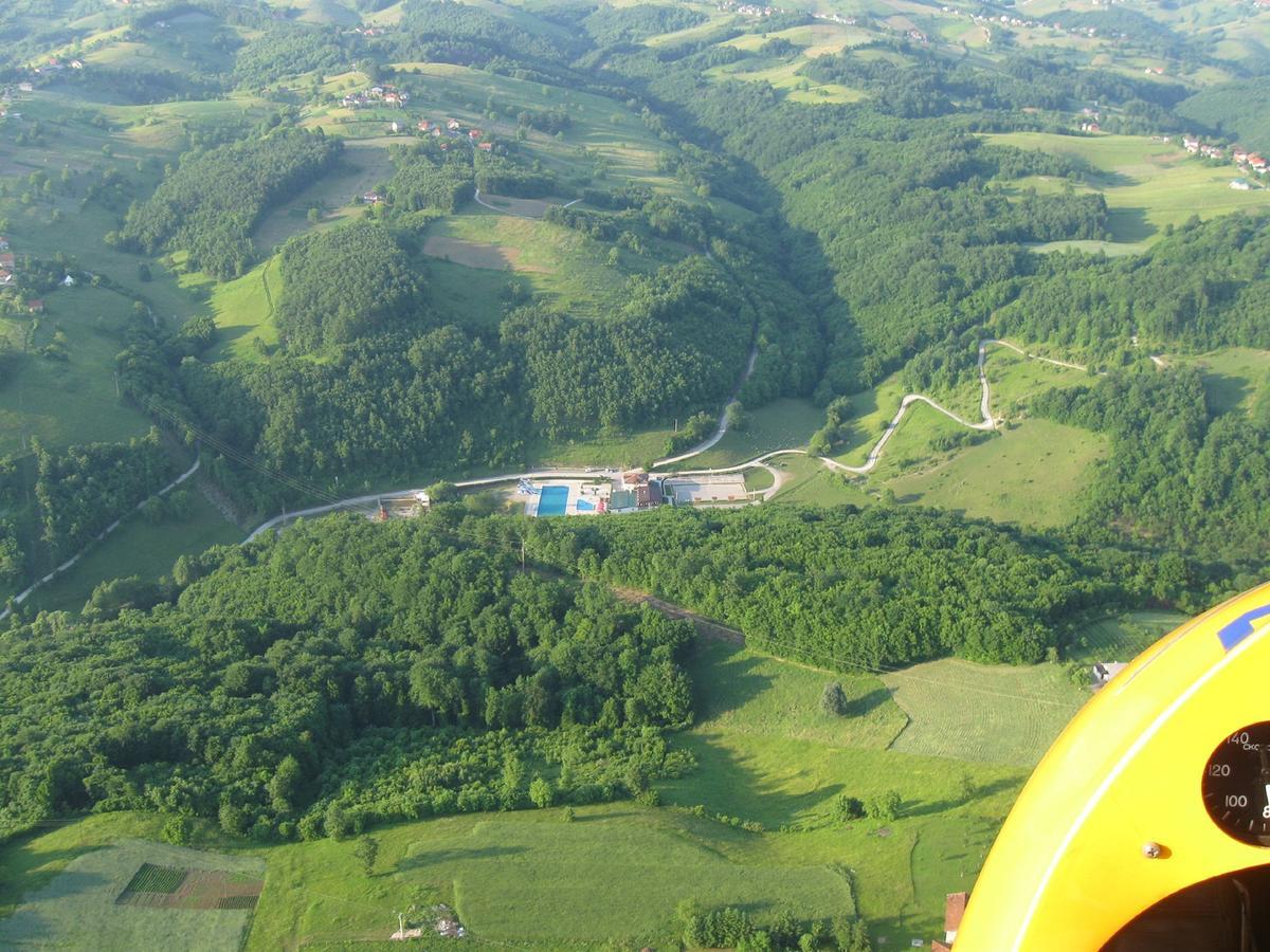 Motel "Kula" Cazin Bagian luar foto